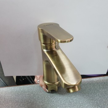 LF81012C Смеситель для умывальника Бронза LF81012C Смеситель для умывальника Бронза